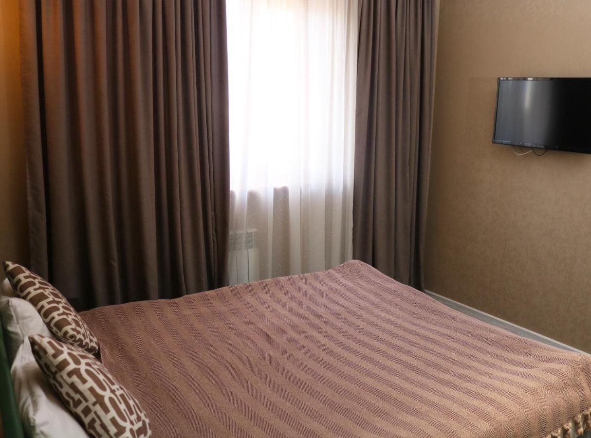 Golden Palace Hotel Almaty Ngoại thất bức ảnh