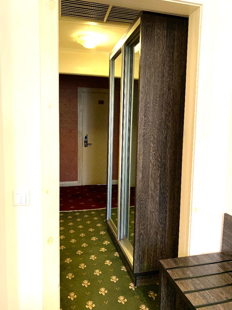 Golden Palace Hotel Almaty Ngoại thất bức ảnh