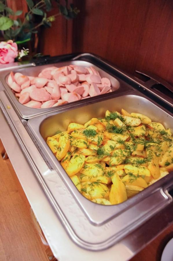 Golden Palace Hotel Almaty Ngoại thất bức ảnh